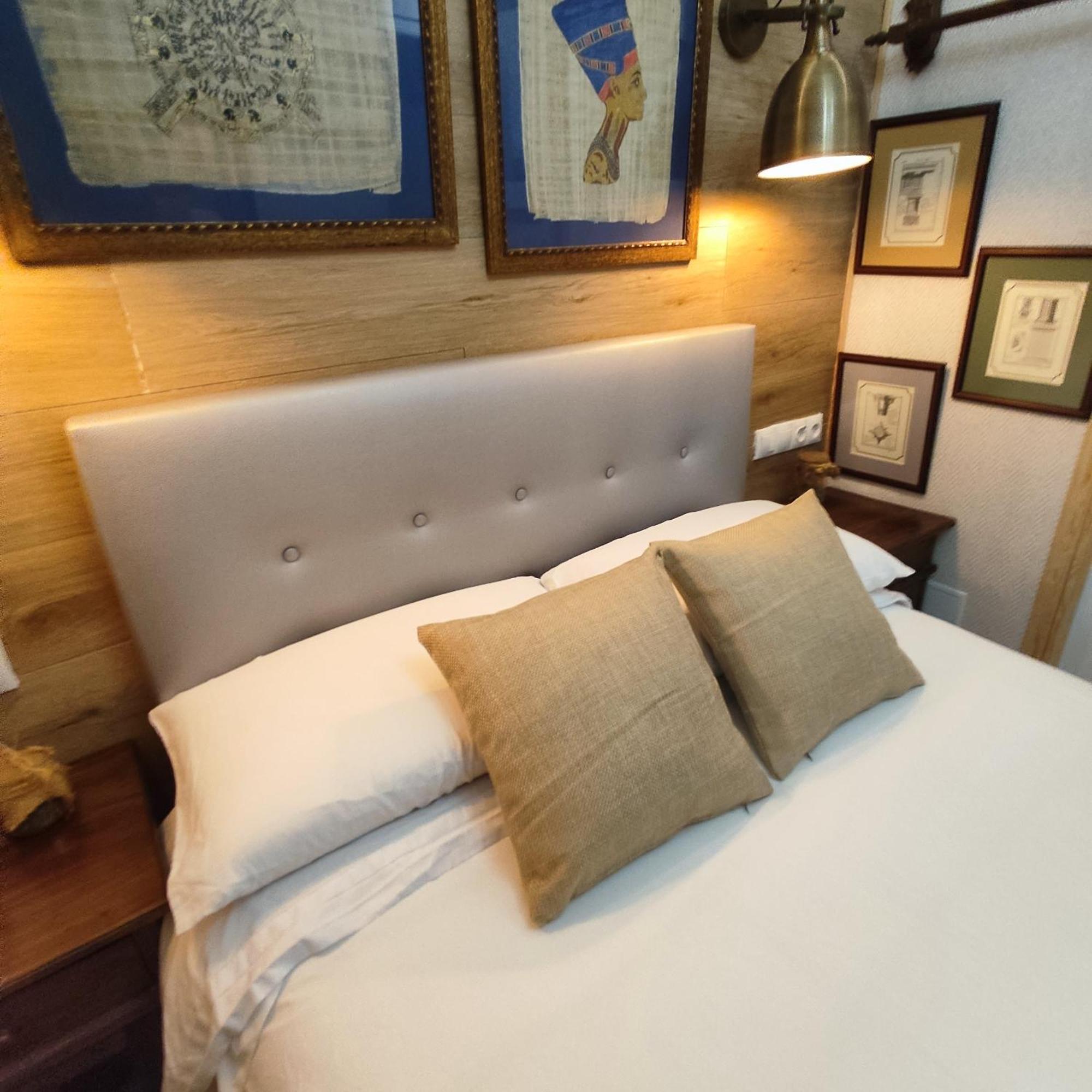 Studio Or Rooms With Private Bathroom Or Rooms With Shared Bathroom Barcelona Exterior foto