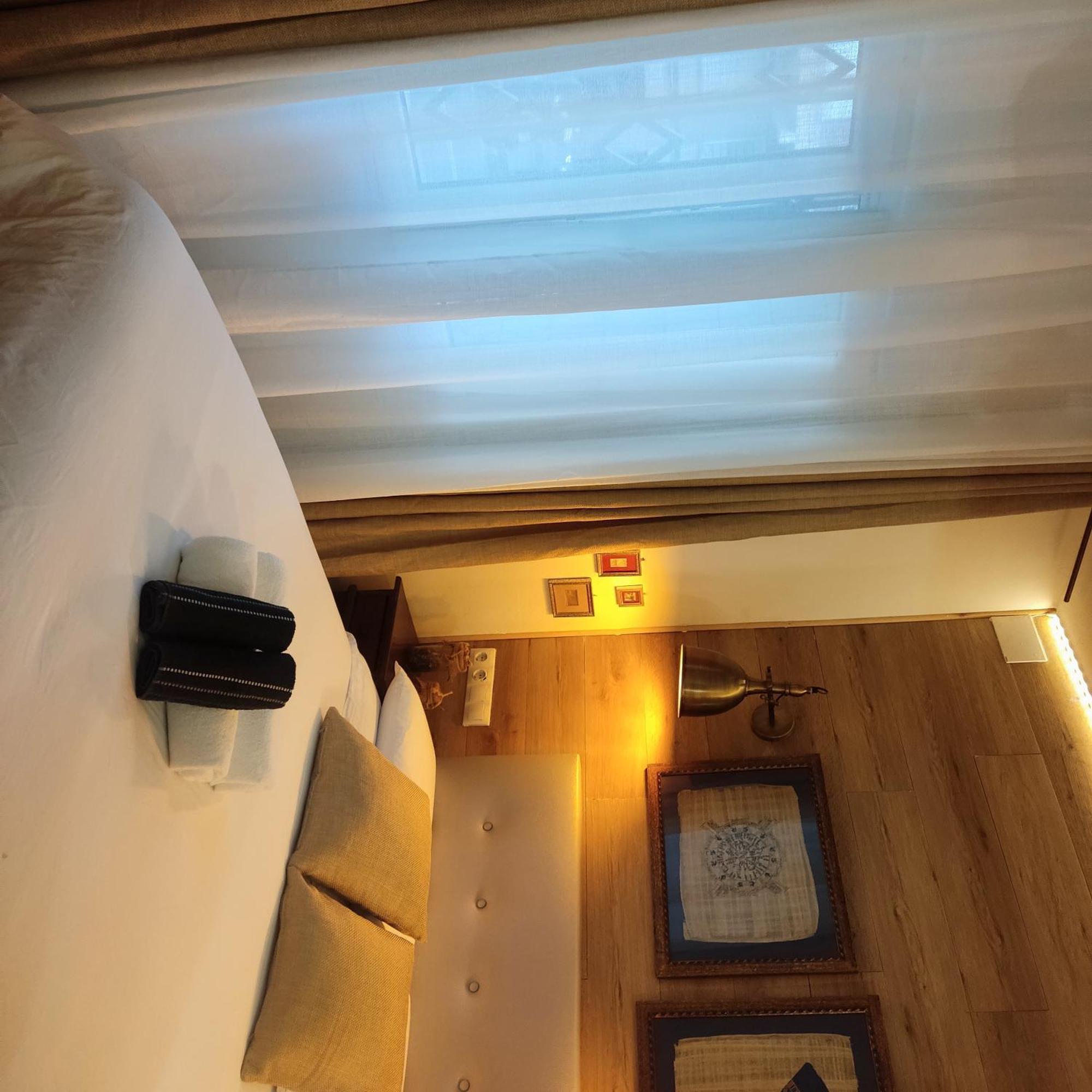 Studio Or Rooms With Private Bathroom Or Rooms With Shared Bathroom Barcelona Exterior foto